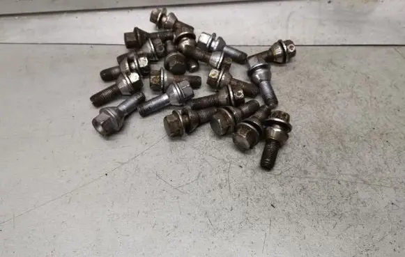 Volvo S80 Nuts/bolts 