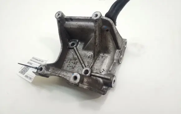 Toyota Hilux (AN10, AN20, AN30) A/C compressor mount bracket 884310K020