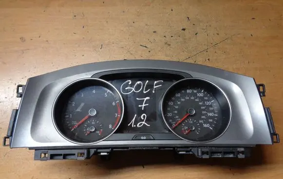 Volkswagen Golf VII Speedometer (instrument cluster) 5G0920951