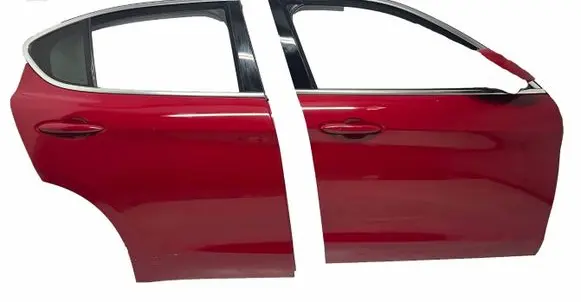 Alfa Romeo Stelvio Front door 