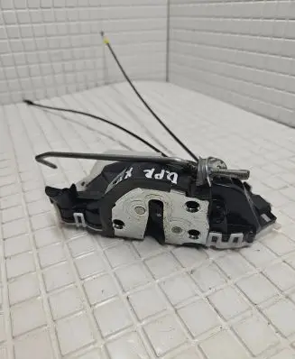 Subaru XV I Front door lock