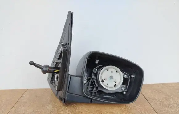 Hyundai i10 Front door electric wing mirror E4022717