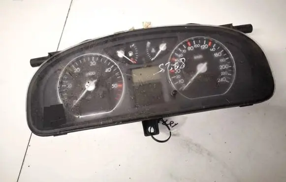 Renault Laguna II Speedometer (instrument cluster) 8200013775