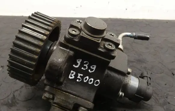 Fiat Freemont Fuel injection high pressure pump 0445010307 55237689