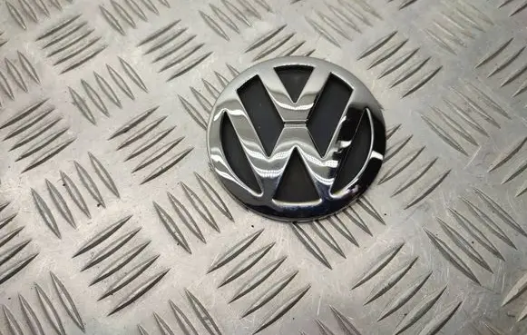 Volkswagen Sharan Manufacturer badge logo/emblem 7M3853630A