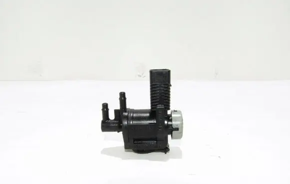 Volkswagen Golf IV Turbo solenoid valve 1K0906283A