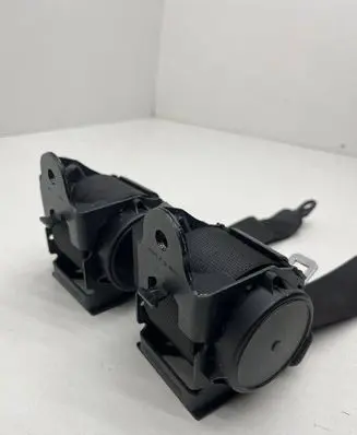 BMW 1 F20 F21 Rear seatbelt S3724330904