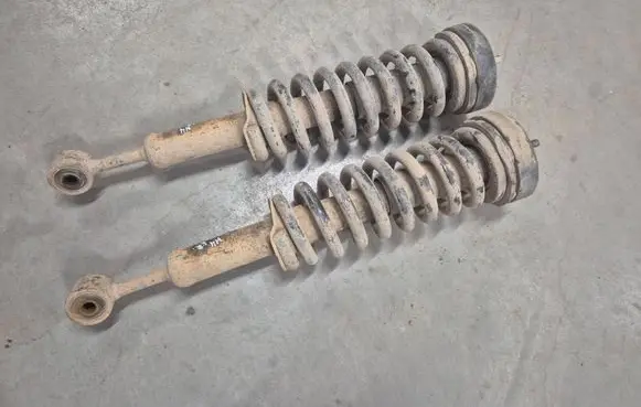 Toyota Hilux (AN10, AN20, AN30) Front shock absorber with coil spring 