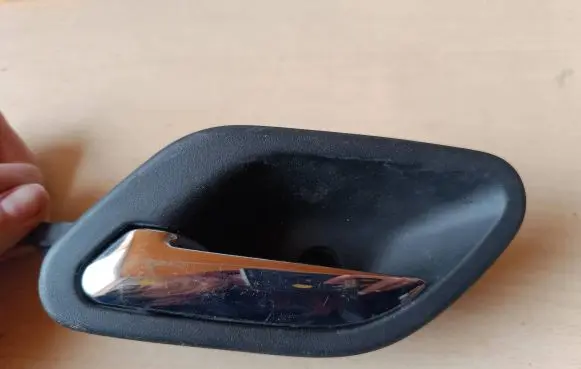BMW 7 E38 Front door interior handle 8125513