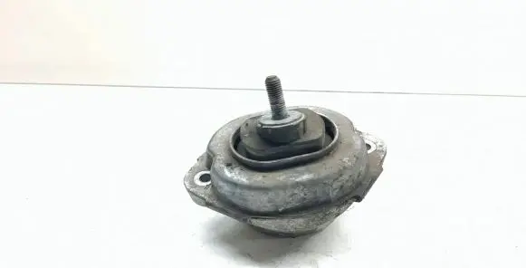 BMW X5 E53 Engine mount bracket 6758444