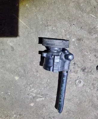 Toyota Yaris Power steering pump