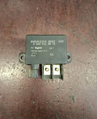 Mercedes-Benz E W211 Charging relay A0025423819 23132A2001314