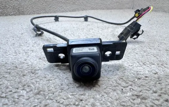 Nissan Leaf II (ZE1) Front bumper camera 284F16WK0B VCBNPC6F 2022958
