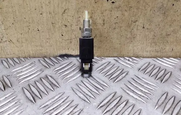 Clutch pedal sensor