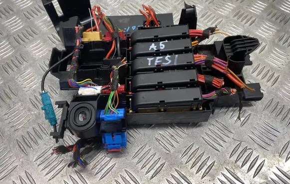 Audi A5 Fuse module 8W2971845A