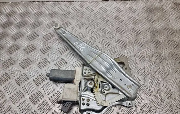 Toyota Avensis T250 Rear door window regulator with motor 0130822031 68830051G0