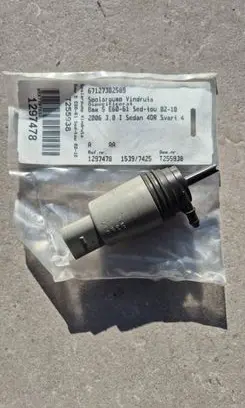 BMW 5 E60 E61 Windscreen/windshield washer pump 67127302589 1297478 T255938