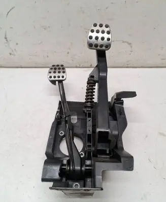 Mercedes-Benz C W203 Brake pedal A2036891708 A2032908701Q03