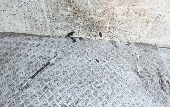 Mini Cooper Countryman R60 Air conditioning (A/C) pipe/hose 9806518