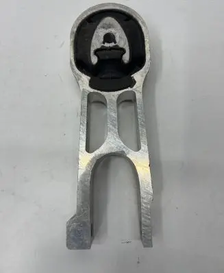 Peugeot 2008 II Engine mount bracket 9826527880
