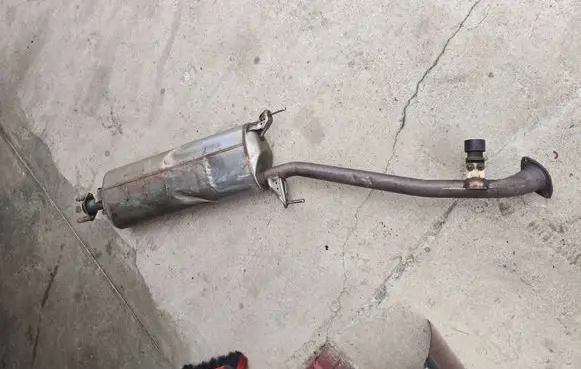 Toyota RAV 4 (XA40) Middle muffler/silencer 13614