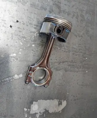 BMW 5 E39 Piston with connecting rod 11251437046