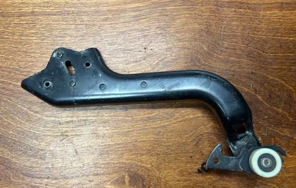 Mercedes-Benz Sprinter W906 Sliding door lower roller guide/hinge A9067600447