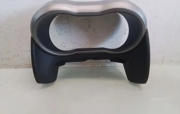 Radio/GPS head unit trim