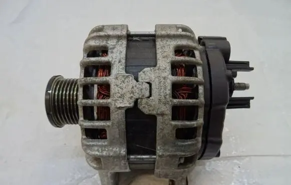 Renault Koleos II Generator/alternator 231004BE0A