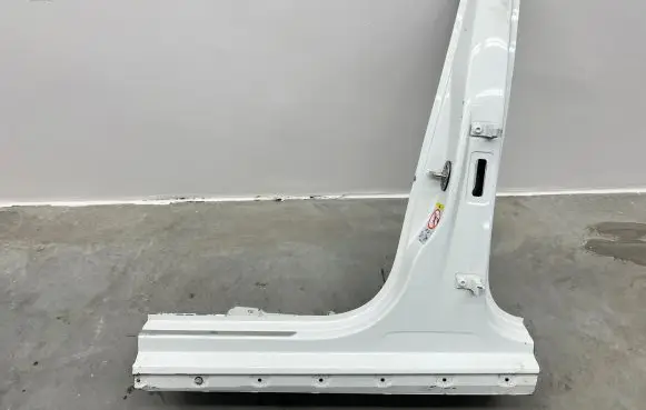 Volkswagen Taigo Pillar (middle) 