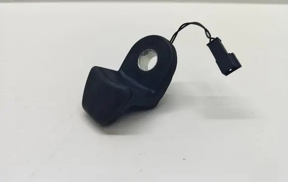 BMW 5 E60 E61 Tailgate glass/window release handle 8385694