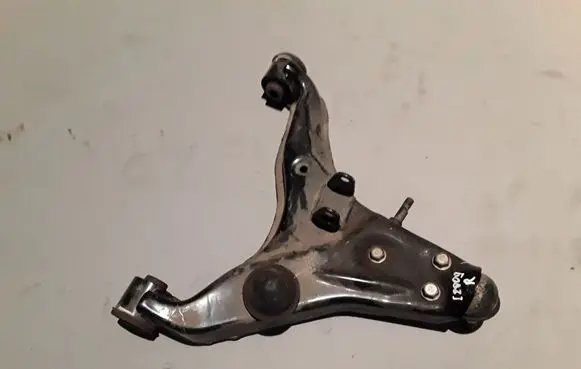 Mitsubishi L200 Front lower control arm/wishbone 