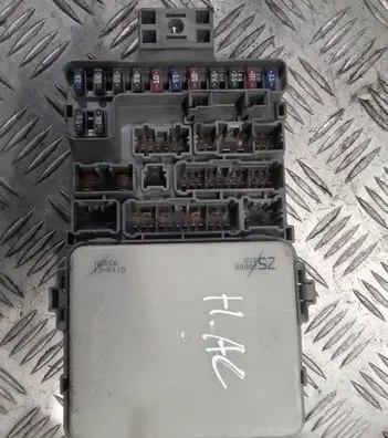 Honda Accord Fuse module 38800