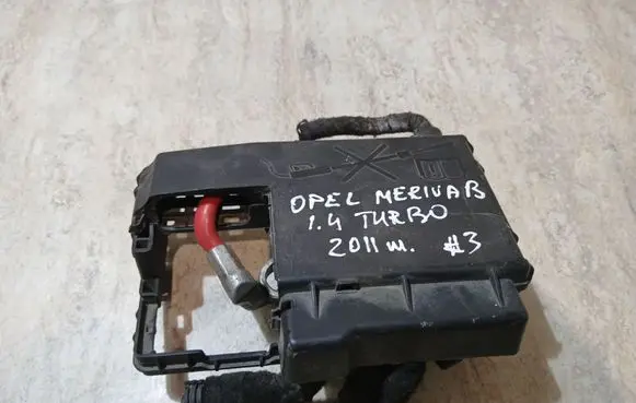 Opel Meriva B Fuse module PA6GB20