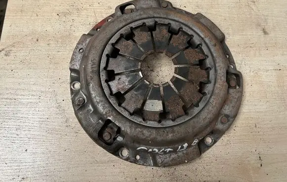 Mitsubishi Colt Pressure plate 