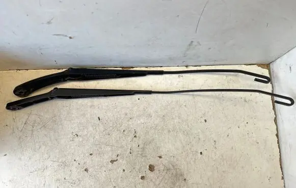 Volkswagen Transporter - Caravelle T5 Headlight wiper blade set 7H1955410C