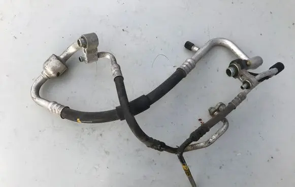 Opel Vectra C Air conditioning (A/C) pipe/hose 24402625
