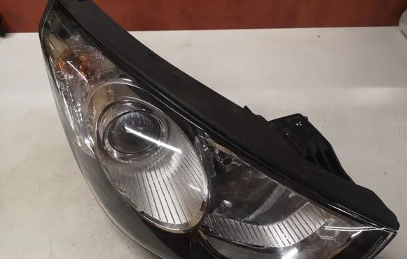 Hyundai ix35 Headlight/headlamp 921022Y