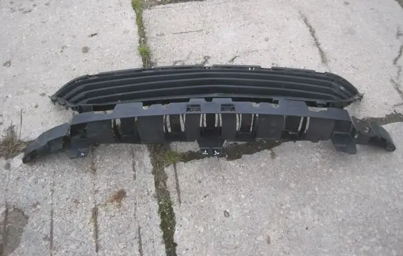 Renault Express Front grill 622540275R