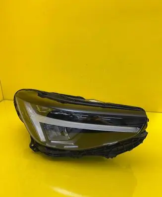 Volvo XC40 Headlight/headlamp 32338909