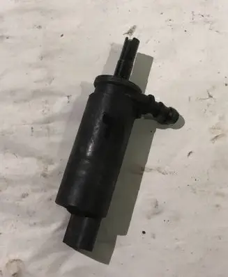 BMW 7 E65 E66 Headlight washer pump 8377613
