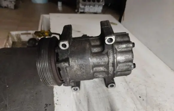 Peugeot 206 Air conditioning (A/C) compressor (pump) 9646273880 SD6V12 03517203360