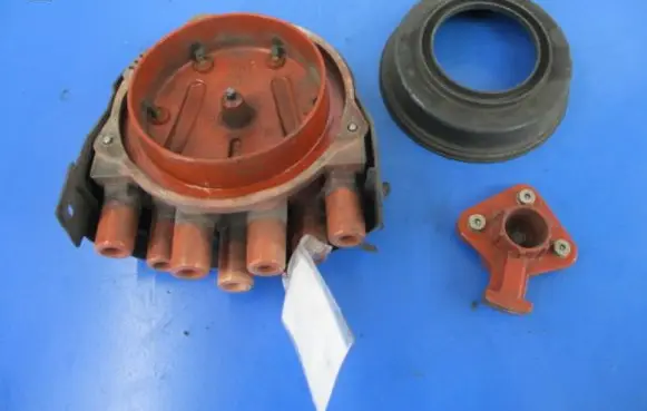 BMW 5 E34 Spark distributor 1715905