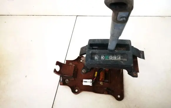 Mitsubishi Space Runner Gear shifter/selector