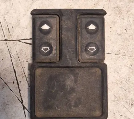 BMW 5 E34 Electric window control switch 1374491