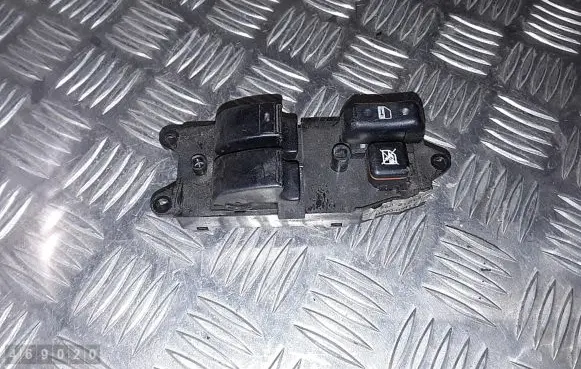 Toyota Corolla E120 E130 Electric window control switch 8482002111