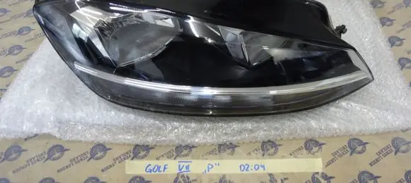 Volkswagen Golf VII Headlight/headlamp
