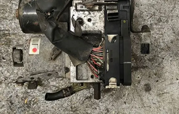 Toyota Prius (XW20) ABS Pump 4451047050 NH232220