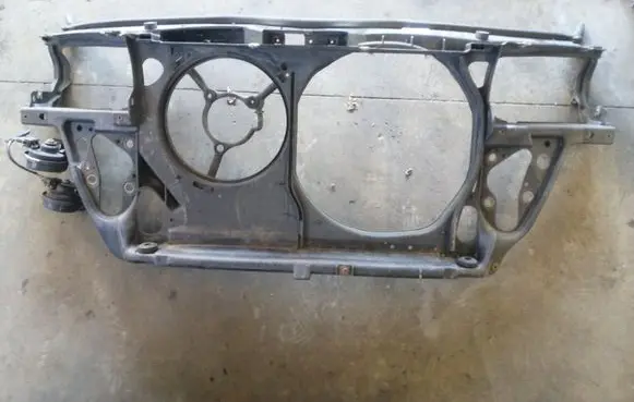 Volkswagen PASSAT B5 Radiator support slam panel