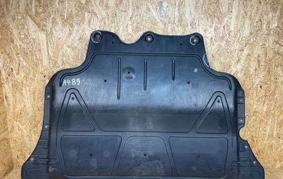 Skoda Karoq Engine splash shield/under tray 5Q0825236